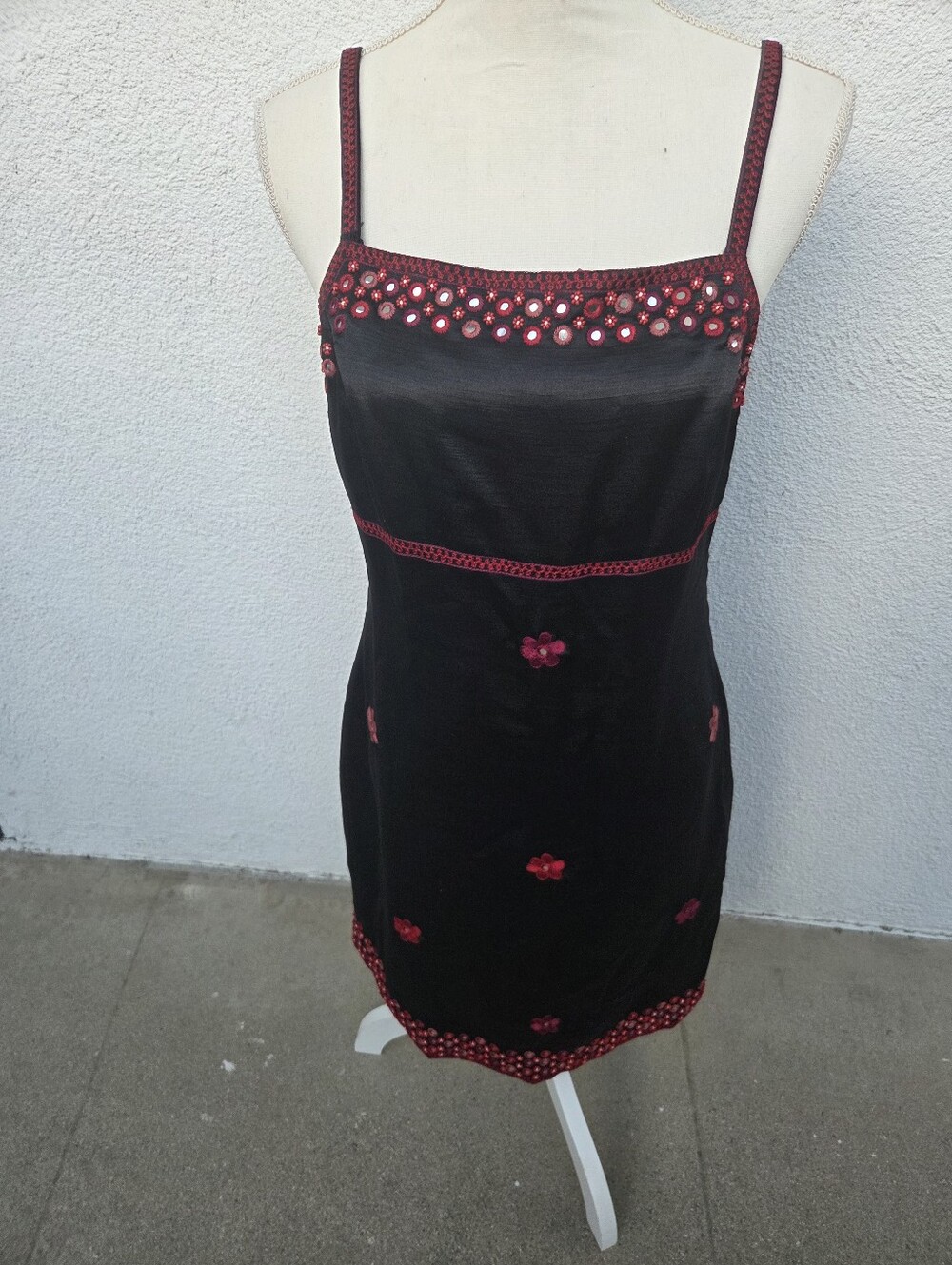 Sue Wong Black Dress with Red Floral Flowers Embellishment 10.